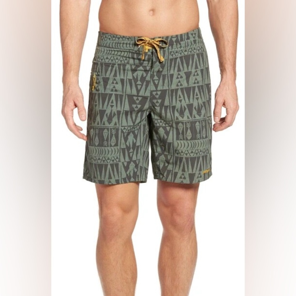 Patagonia Wavefarer® Board Shorts - 19" Geometric Tribal Geo: Hemlock Green